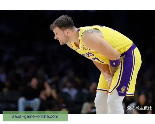 东契奇腿筋受伤老詹重回持球核心湖人依赖41岁老将撑局面